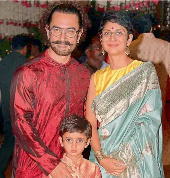  ??  ?? DECKED-UP: Aamir Khan and Kiran Rao with their son Azad