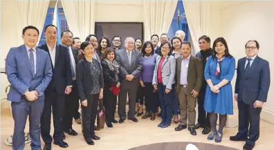  ??  ?? Lagman (in purple blouse) with fellow participan­ts of the Newton Fund program.