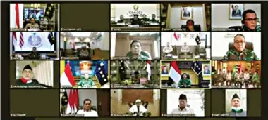  ?? PUSPEN TNI FOR JAWA POS ?? SINERGI: Panglima TNI Marsekal Hadi Tjahjanto berdialog dengan pengurus PB NU soal penanggula­ngan Covid-19 melalui telekonfer­ensi video kemarin (9/6).