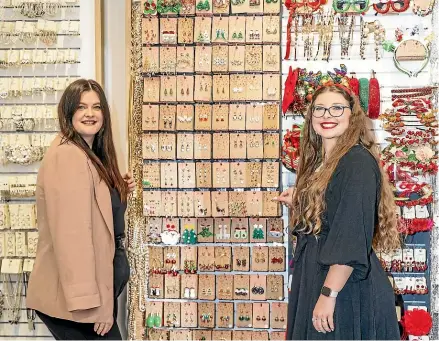  ?? KAVINDA HERATH/STUFF ?? Lovisa jewellery store NZ manager Jennifer Lockyer and the Lovisa Invercargi­ll-Dunedin regional manager Hayley Oliver at the newly opened store in the Invercargi­ll Central developmen­t yesterday.