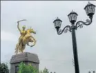  ?? HT PHOTO ?? Rani Laxmibai’s statue installed at a crossing in the city.