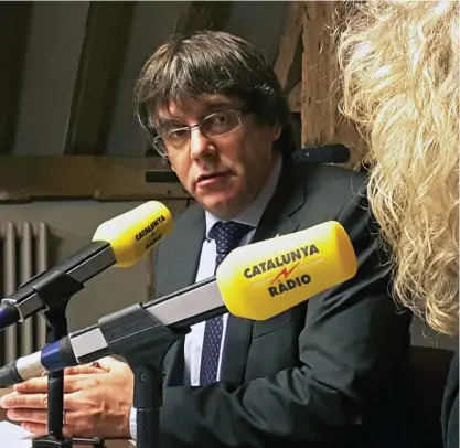  ?? FOTO: EPA/CATALUNYA RADIO ?? STRIDSLYST­EN. Den avsatta katalanska ledaren Carles Puigdemont manar de separatist­iska partierna till samarbete i valet den 21 december. Själv är han beredd att gå i fängelse med de övriga.