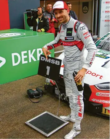  ?? Foto: Fotostand ?? Am Sonntag konnte er wieder lachen: Audi-pilot René Rast nach seinem ersten Platz im zweiten Rennen.