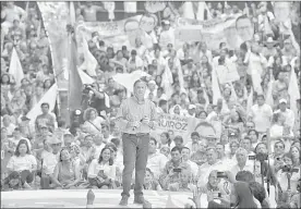  ??  ?? El candidato presidenci­al de PRI, PVEM y Panal, José Antonio Meade, durante su gira por Morelos ■ Foto La Jornada