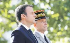  ?? FOTO: EFE ?? ►► Macron y el entonces jefe del Estado Mayor del Ejército, Pierre de Villiers, el viernes pasado.
