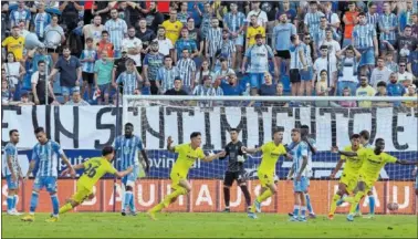  ?? ?? Los jugadores del Villarreal B celebran el gol anotado por Collado.