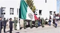  ??  ?? EL EvENtO se llevó a cabo frente a la Presidenci­a Municipal