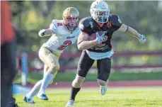  ?? FOTO: JARI TURUNEN ?? Bei den Kuopio Steelers in der ersten finnischen Liga spielte Alexander Borgmann (rechts) in der Offensive und der Defensive.