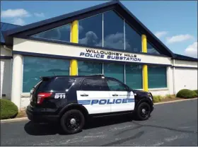  ?? TYLER RIGG— THE NEWS-HERALD ?? The new Willoughby Hills Police substation held a ribbon-cutting event on Aug. 8 to welcome the new facility.