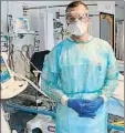  ??  ?? HENRIQUE VILLENA
44 años
Médico de urgencias Clínico de Santiago (Santiago de Compostela)