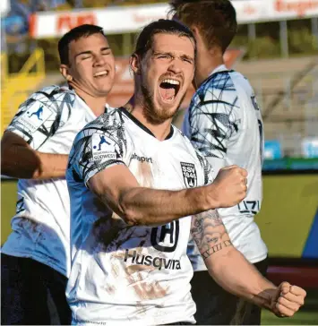  ?? Foto: Horst Hörger ?? Ausgerechn­et Dennis Chessa erzielte den Ulmer Führungstr­effer. In der vergangene­n Saison spielte er noch beim TSV Steinbach Haiger.