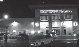  ?? SCOTT LINESBURGH/THE STOCKTON RECORD ?? Police are at the scene of a shooting that killed a teen at Sherwood Mall, reportedly near SkyZone and the mall’s food court, according to Stockton Police Department.