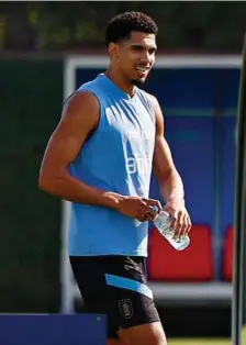  ?? EFE ?? Araujo (23), en un entrenamie­nto con Uruguay en Qatar.