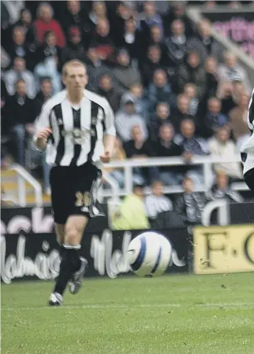  ??  ?? Former Sunderland striker Stephen Elliott in action against Newcastle United at St James’s Park in October 2005.