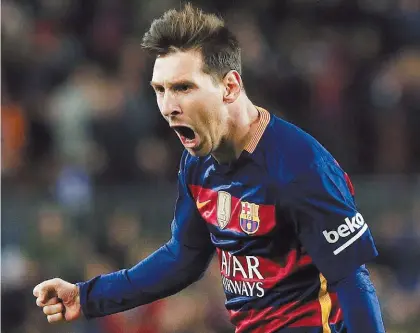  ?? AP ?? Bestial. Messi grita su segundo gol, el de tiro libre. También se llevó un terrible pisotón del arquero rival.