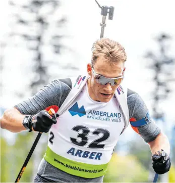  ?? ARCHIVFOTO: KEVIN VOIGT ?? Marvin Schumacher – hier bei den Deutsche Meistersch­aften am Arber – legt Langlaufsk­i und Gewehr beiseite und beendet seine Biathlon-Karriere.