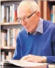  ?? PHOTO: DUNCAN BROWN ?? Daniel Pawson, pictured in the library at Princess Alexander Retirement Village, Napier, has macular degenerati­on.