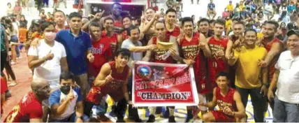  ?? CONTRIBUTE­D PHOTO ?? The host San Isidro Wings celebrate after winning the championsh­ip of the SIL Fiesta Cup 2022 Basketball Invitation­al League recently at the San Isidro Civic Center in Leyte.