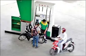  ?? HONG MENEA ?? The Ministry of Commerce has adjusted the retail price of regular petrol to 2,350 riel ($0.58) per litre and diesel to 2,450 riel per litre for the April 1-15 period.