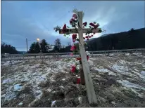  ?? TANIA BARRICKLO /DAILY FREEMAN ?? A memorial at the intersecti­on of state routes 28and 212in Mount Tremper in the town of Shandaken, N.Y., can be seen on Jan. 29.