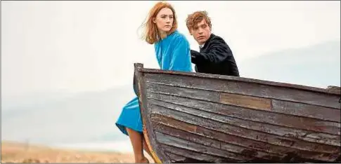  ?? ABC ?? Florence (Saoirse Ronan) y Edward (Billy Howle), en un fotograma de En la playa de Chesil