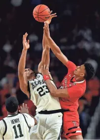  ?? BOB DONNAN/USA TODAY SPORTS ?? Texas Tech’s Jarrett Culver, driving to the basket, scored 10 against Michigan State.