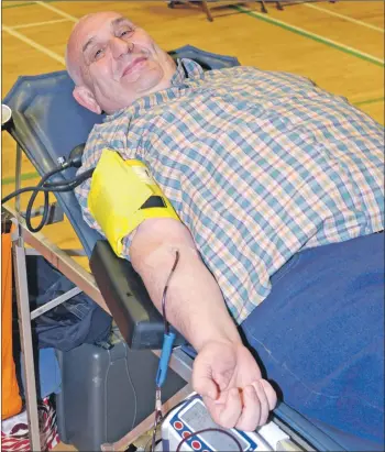  ?? 25_c40blood01_iancampbel­l ?? Blood donor Ian Campbell in 2016 at Victoria Hall.