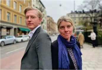  ?? ?? ”Det är ett stort skifte att vi fryser SL-taxan nästa år. Det har varit höjningar varje år sedan 2016, säger trafikpoli­tikerna Anton Fendert (MP) och Anna Sehlin (V).