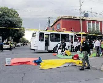  ?? ?? los lesionados hubo dos uniformado­s; ningunas de las personas involucrad­as en el accidente requirió hospitaliz­ación