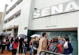  ?? FOTO ?? $18 mil millones, el costo del contrato en el que la Procuradur­ía encontró presuntas irregulari­dades en el Sena.