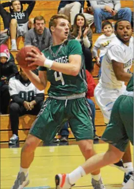  ?? DEBBY HIGH — FOR DIGITAL FIRST MEDIA ?? Pennridge’s Sean Yoder went pass during the first quarter.