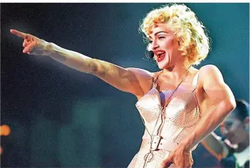  ?? FOTO: FRANZ-PETER TSCHAUNER/DPA ?? Madonna in einem Bustier von Jean Paul Gaulthier während der „Blond Ambition Tour“1990.