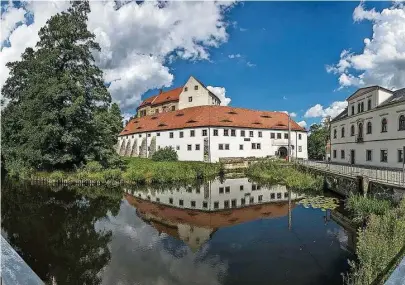  ?? ?? Ein Programm für die Osterferie­n und noch mehr bietet Radebergs Schloss Klippenste­in im April.