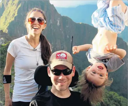  ?? Open Road Films ?? STEVE GLEASON, a former New Orleans Saints safety, is shown with his son Rivers and wife Michel in the documentar­y “Gleason.”