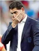  ??  ?? Verzweifel­t: Trainer Hierro nach Spaniens Ausscheide­n.