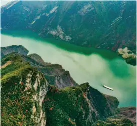  ??  ?? December 28, 2019: The Qutang Gorge of the Yangtze River. The fishing ban will expand to all natural waterways of the river and its major tributarie­s by January 1, 2021. Xinhua