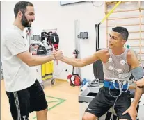  ??  ?? Cristiano Ronaldo pasó las pruebas físicas Allí coincidió con sus compañeros y destacó su encuentro con Higuaín y Dybala