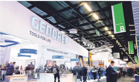  ?? FOTOS: GEDORE ?? Nicht zu übersehen: Der Messestand von Gedore auf einer früheren Eisenwaren­messe.