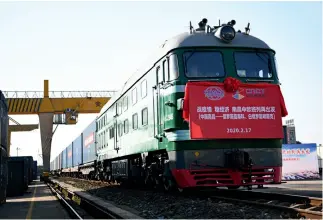  ??  ?? 17 de febrero de 2020. Un tren parte de la estación de Henggang en Nanchang, provincia de Jiangxi, rumbo a Moscú (Rusia) y Minsk (Bielorrusi­a).