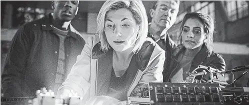  ?? SOPHIE MUTEVELIAN BBC ?? Jodie Whittaker, centre, is the first woman in the 55-year history of “Doctor Who” to play the Doctor.