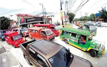  ??  ?? The LTO has declared that a drug test is still required for those who want to apply for or renew a driver’s license.