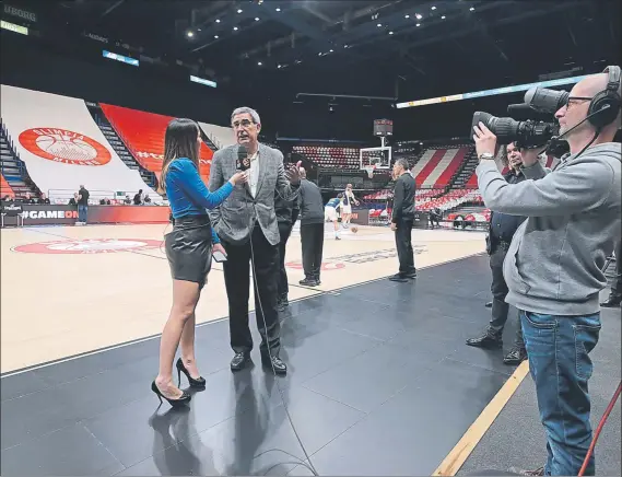  ?? FOTO: GETTY IIMAGES ?? Jordi Bertomeu, en una entrevista durante el Armani-madrid. El partido de Milán se disputo en el Mediolanum Forum a puerta cerrada