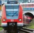  ?? Foto: dpa ?? Eine S-Bahn fährt am Münchner Ostbahnhof aus einem Tunnel.