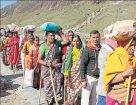  ?? HT PHOTO ?? ■ Devotees on their way to Kedarnath shrine.