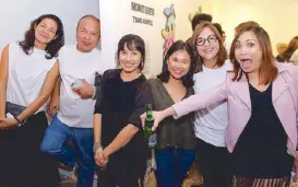  ??  ?? (From left) Jo Ann Bitagcol, Allure’s Luis Espiritu Jr., Vinyl on Vinyl’s Pia Reyes, Kay Arias, Gaby Dela Merced and NJ TorresJaco­bson.