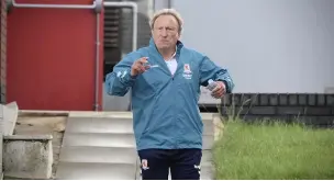  ??  ?? Neil Warnock wasn’t impressed by the changing facilities on his visit to Stoke.