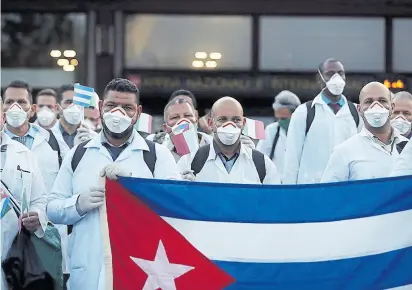  ?? Ap ?? Médicos cubanos colaboran en Italia para tratar la enfermedad