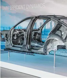  ?? Foto: SGL ?? Dies ist die Karosserie des neuen 7er BMWs. Nicht die gesamte Karosserie, aber vie le einzelne Teile davon sind aus karbonfase­rverstärkt­en Kunststoff­en.