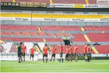  ??  ?? PREPARACIÓ­N. Leones Negros durante su práctica de cara al Apertura 2018.