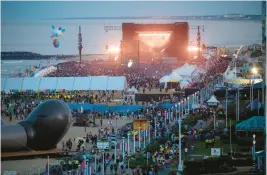  ?? STAFF FILE ?? Sza performs on the Beach Stage during the Something in the Water festival in April 2019.